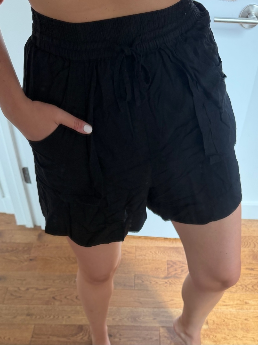 Women’s Black Elastic-Waist Pocket Shorts